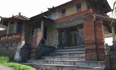 Di Jual Murah Rumah semi villa yang berlokasi di Desa Kayu Putih Sukasada Buleleng

Selling Point:

5 menit menuju Pantai Lovina 

15 menit menuju Krisna Fantastik Land

30 menit menuju Kota Singaraja

Spesifikasi :

Luas Tanah 900m²

Luas Bangunan 285m²

1 Kamar Tidur 

1 Toilet 

Ruang keluarga 

Ruang tamu

Garage 1 carport

Rooftop

View pantai dan pegunungan 

Akses jalan lebar 5 meter

Rumah hadap Timur

SHM

Kondisi bangunan baru servis

Harga 1,6M Nego