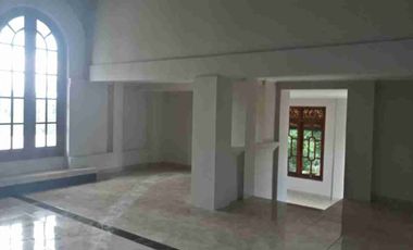 Di Jual Murah Rumah semi villa yang berlokasi di Desa Kayu Putih Sukasada Buleleng

Selling Point:

5 menit menuju Pantai Lovina 

15 menit menuju Krisna Fantastik Land

30 menit menuju Kota Singaraja

Spesifikasi :

Luas Tanah 900m²

Luas Bangunan 285m²

1 Kamar Tidur 

1 Toilet 

Ruang keluarga 

Ruang tamu

Garage 1 carport

Rooftop

View pantai dan pegunungan 

Akses jalan lebar 5 meter

Rumah hadap Timur

SHM

Kondisi bangunan baru servis

Harga 1,6M Nego