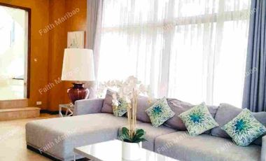 4bedrooms House and lot with swimming pool @Php42million