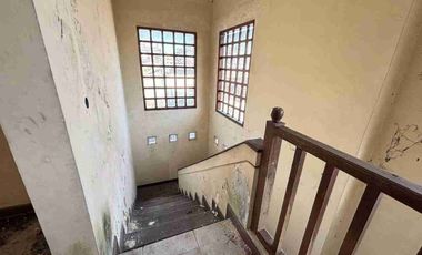 🏡 FOR SALE – Rumah Strategis di Jalan Utama Pidada, Ubung Denpasar

Cari rumah dengan lokasi strategis dan akses mudah di pusat Denpasar?
Inilah jawabannya! 🚀

📍 Lokasi: Jl. Pidada III No.28, Ubung, Denpasar Utara – tepat di pinggir jalan utama, sangat cocok untuk hunian maupun usaha.

Spesifikasi:

Luas Tanah: 349 m²
Luas Bangunan: 291 m²
4 Kamar Tidur
3 Kamar Mandi/Toilet
1 Carport
Gudang penyimpanan
Hadap Selatan

Legalitas: Sertifikat Hak Milik (SHM) 

Keunggulan:

- Lokasi strategis & komersial potensial dijadikan rumah tinggal, kantor, atau usaha
- Struktur bangunan masih kokoh & terawat
- Dekat pusat kota Denpasar
- Akses mudah ke sekolah, pasar, perkantoran, dan fasilitas umum lainnya

Harga: Rp 4,150 M (Nego)