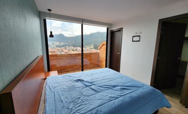 Suite penthouse amoblada en renta en Cuenca – Av. 12 de Octubre, vista a montañas y parqueadero
