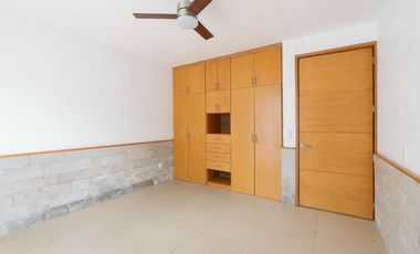 Casa sola, buena ubicacion, casi nueva, conocela!