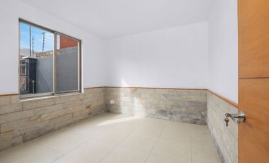 Casa sola, buena ubicacion, casi nueva, conocela!