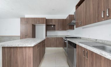 Casa sola, buena ubicacion, casi nueva, conocela!