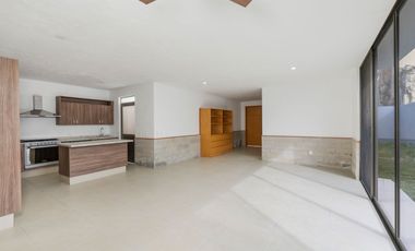 Casa sola, buena ubicacion, casi nueva, conocela!