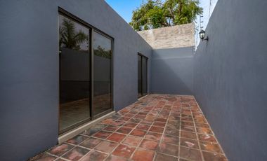 Casa sola, buena ubicacion, casi nueva, conocela!