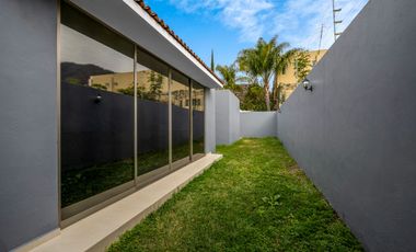 Casa sola, buena ubicacion, casi nueva, conocela!