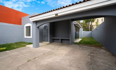 Casa sola, buena ubicacion, casi nueva, conocela!