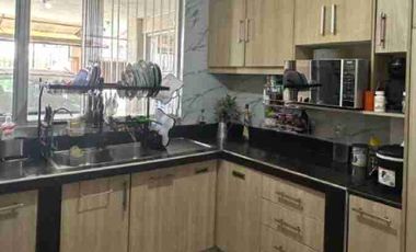 VENTA DE HERMOSA CASA EN CALDERON DENTRO DE URBANIZACION PRIVADA.CERCA AL HOSPITAL DOCENTE DE CALDERON.