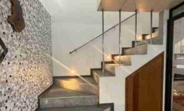 VENTA DE HERMOSA CASA EN CALDERON DENTRO DE URBANIZACION PRIVADA.CERCA AL HOSPITAL DOCENTE DE CALDERON.