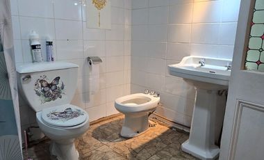 Excelente Casa en Pasaje Cerrado