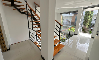 Casa exclusiva en el barrio buque en condominio