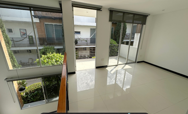 Casa exclusiva en el barrio buque en condominio