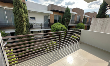 Casa exclusiva en el barrio buque en condominio