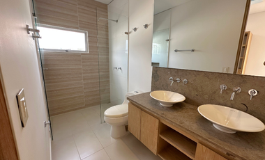 Casa exclusiva en el barrio buque en condominio