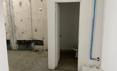 ARRIENDO  Local comercial de 102,38 m2, Metro Vicuña Mackenna, La Florida