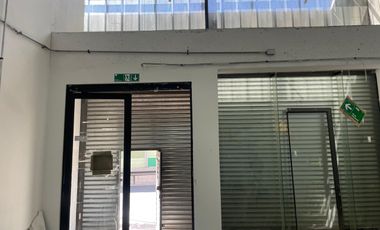 ARRIENDO  Local comercial de 102,38 m2, Metro Vicuña Mackenna, La Florida