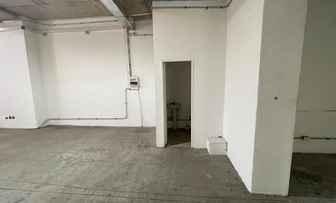 ARRIENDO  Local comercial de 102,38 m2, Metro Vicuña Mackenna, La Florida