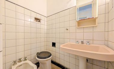 DEPOSITO Y OFICINAS - PH DE 3 DORMITORIOS - TERRAZA - COCHERAS - REPUBLICA DE LA SEXTA