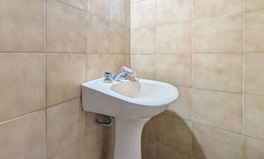 DEPOSITO Y OFICINAS - PH DE 3 DORMITORIOS - TERRAZA - COCHERAS - REPUBLICA DE LA SEXTA