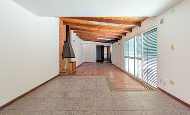 DEPOSITO Y OFICINAS - PH DE 3 DORMITORIOS - TERRAZA - COCHERAS - REPUBLICA DE LA SEXTA