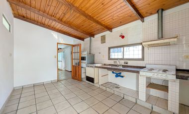 DEPOSITO Y OFICINAS - PH DE 3 DORMITORIOS - TERRAZA - COCHERAS - REPUBLICA DE LA SEXTA