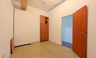 DEPOSITO Y OFICINAS - PH DE 3 DORMITORIOS - TERRAZA - COCHERAS - REPUBLICA DE LA SEXTA