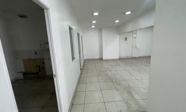 ARRIENDO  Local comercial de 124,09 m2, Metro Vicuña Mackenna, La Florida