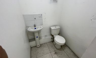 ARRIENDO  Local comercial de 124,09 m2, Metro Vicuña Mackenna, La Florida