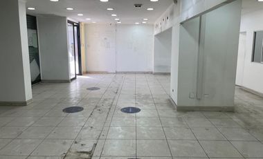 ARRIENDO  Local comercial de 124,09 m2, Metro Vicuña Mackenna, La Florida