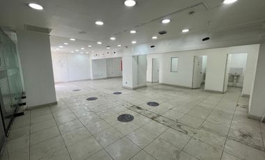 ARRIENDO  Local comercial de 124,09 m2, Metro Vicuña Mackenna, La Florida