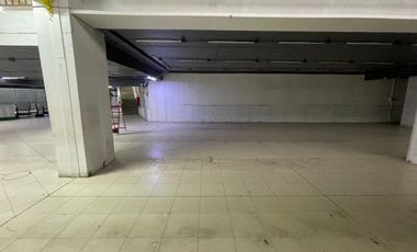 ARRIENDO  Local comercial de 1.690 m2 en 3 pisos, Metro V. Mackenna