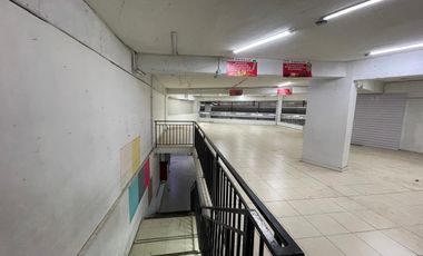 ARRIENDO  Local comercial de 1.690 m2 en 3 pisos, Metro V. Mackenna