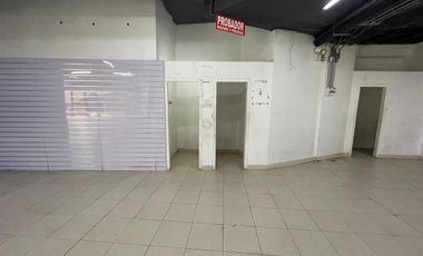 ARRIENDO  Local comercial de 1.690 m2 en 3 pisos, Metro V. Mackenna