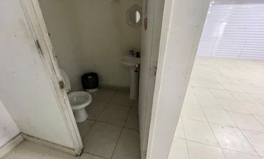 ARRIENDO  Local comercial de 1.690 m2 en 3 pisos, Metro V. Mackenna