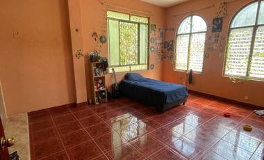 SE VENDE CASA EXCELENTE PARA NEGOCIO COMERCIAL POR SU UBICACION  CALLE CENTRAL SUR