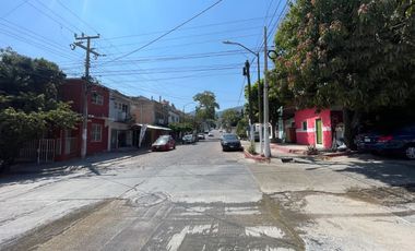 SE VENDE CASA EXCELENTE PARA NEGOCIO COMERCIAL POR SU UBICACION  CALLE CENTRAL SUR