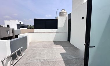 Casa en Venta en Priv. Cimera a 5 min de Villamagna