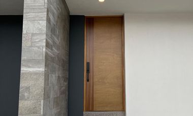 Casa en Venta en Priv. Cimera a 5 min de Villamagna