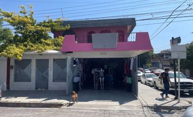 CASA EN VENTA EN ESQUINA EN CALLE CENTRAL SUR IDEAL PARA NEGOCIO COMERCIAL