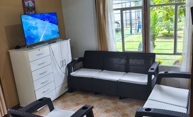 Venta de Casa un solo andar con Amplio Terreno, Sector La Pampa, Ecuador