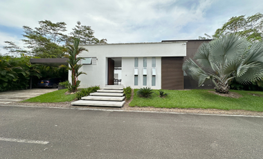 Casa campestre en el condominio San Basilio, vereda el Cairo - Villavicencio