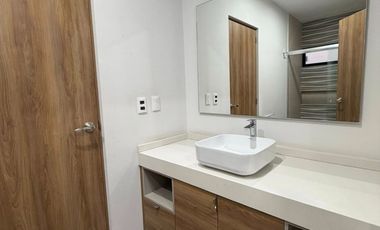 En RENTA hermosa casa de DISEÑO ÚNICO en Jade Sur Zibatá