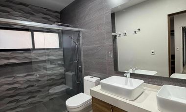 En RENTA hermosa casa de DISEÑO ÚNICO en Jade Sur Zibatá