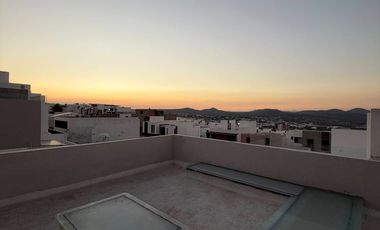 En RENTA hermosa casa de DISEÑO ÚNICO en Jade Sur Zibatá