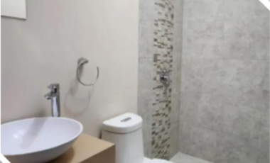 Espectacular Casa de 2 niveles sobre un amplio terreno con Alberca