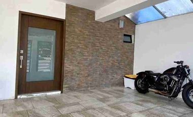 Hermosa Casa en Renta en Cerrada | Amplios Espacios y Excelente Ubicación