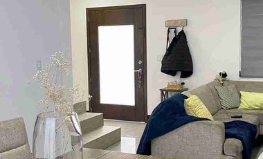 Hermosa Casa en Renta en Cerrada | Amplios Espacios y Excelente Ubicación