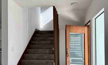 Hermosa Casa en Renta en Cerrada | Amplios Espacios y Excelente Ubicación