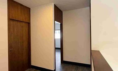 Hermosa Casa en Renta en Cerrada | Amplios Espacios y Excelente Ubicación